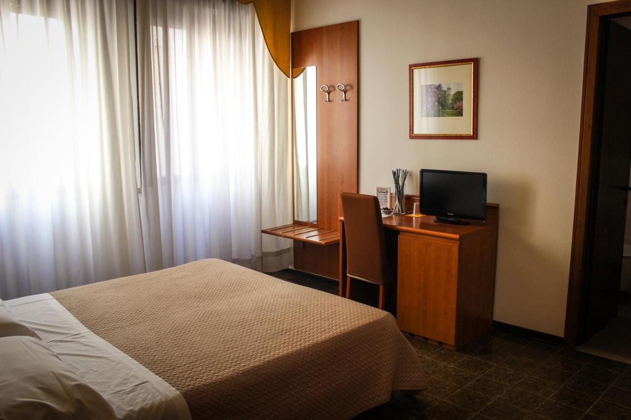 Hotel Centrale เอสเต ภายนอก รูปภาพ
