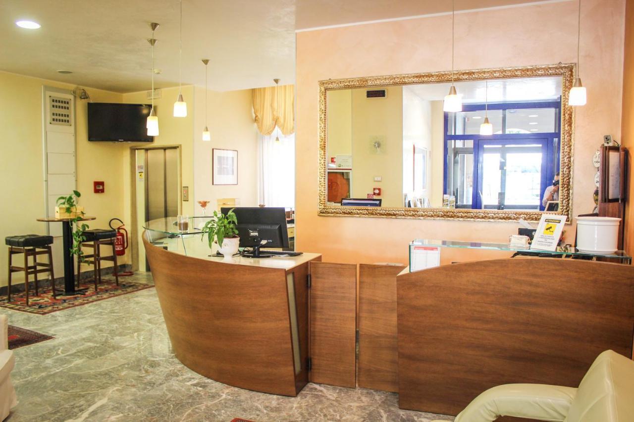 Hotel Centrale เอสเต ภายนอก รูปภาพ