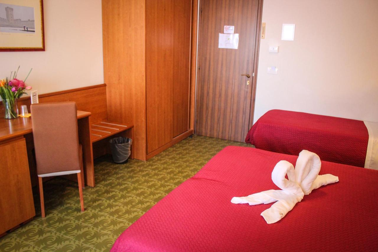 Hotel Centrale เอสเต ภายนอก รูปภาพ