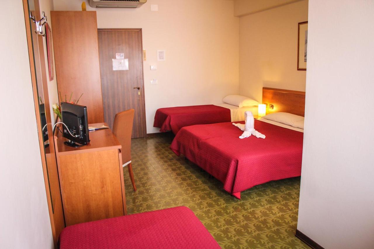 Hotel Centrale เอสเต ภายนอก รูปภาพ