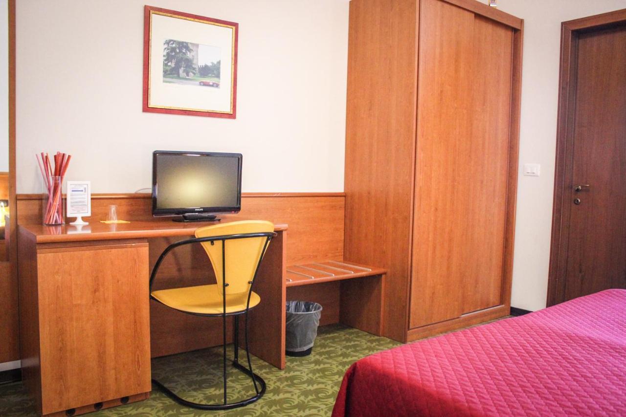 Hotel Centrale เอสเต ภายนอก รูปภาพ